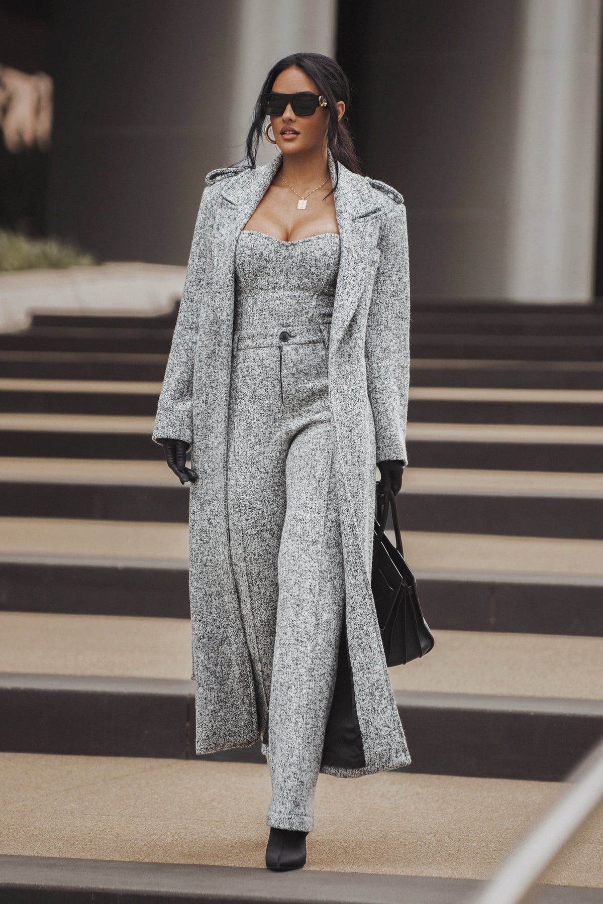 « Éclat Feutré » — Corset en Tweed, Gris Clair
