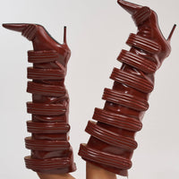 « Féline » — Bottes à talon stiletto, Cognac