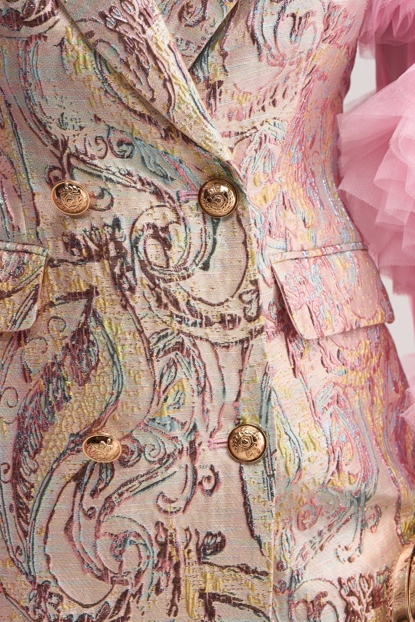 « Joyau » — Robe Blazer Brocart à Volants, Rose Doré