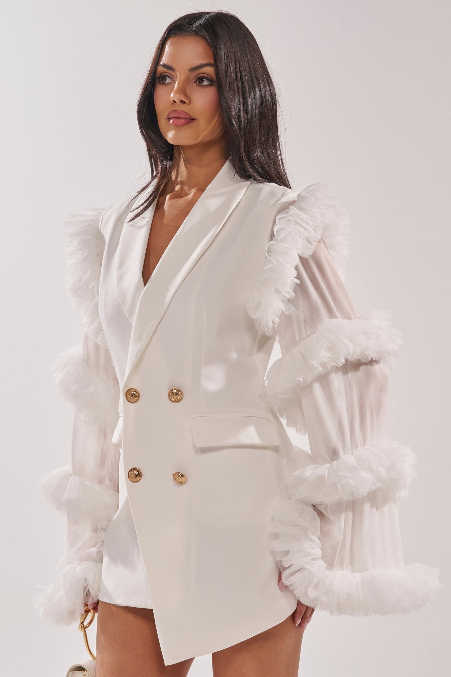 « Audace » — Robe Blazer à Manches Volantées, Blanc