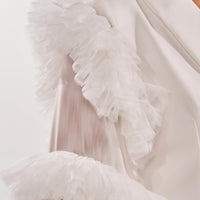 « Audace » — Robe Blazer à Manches Volantées, Blanc
