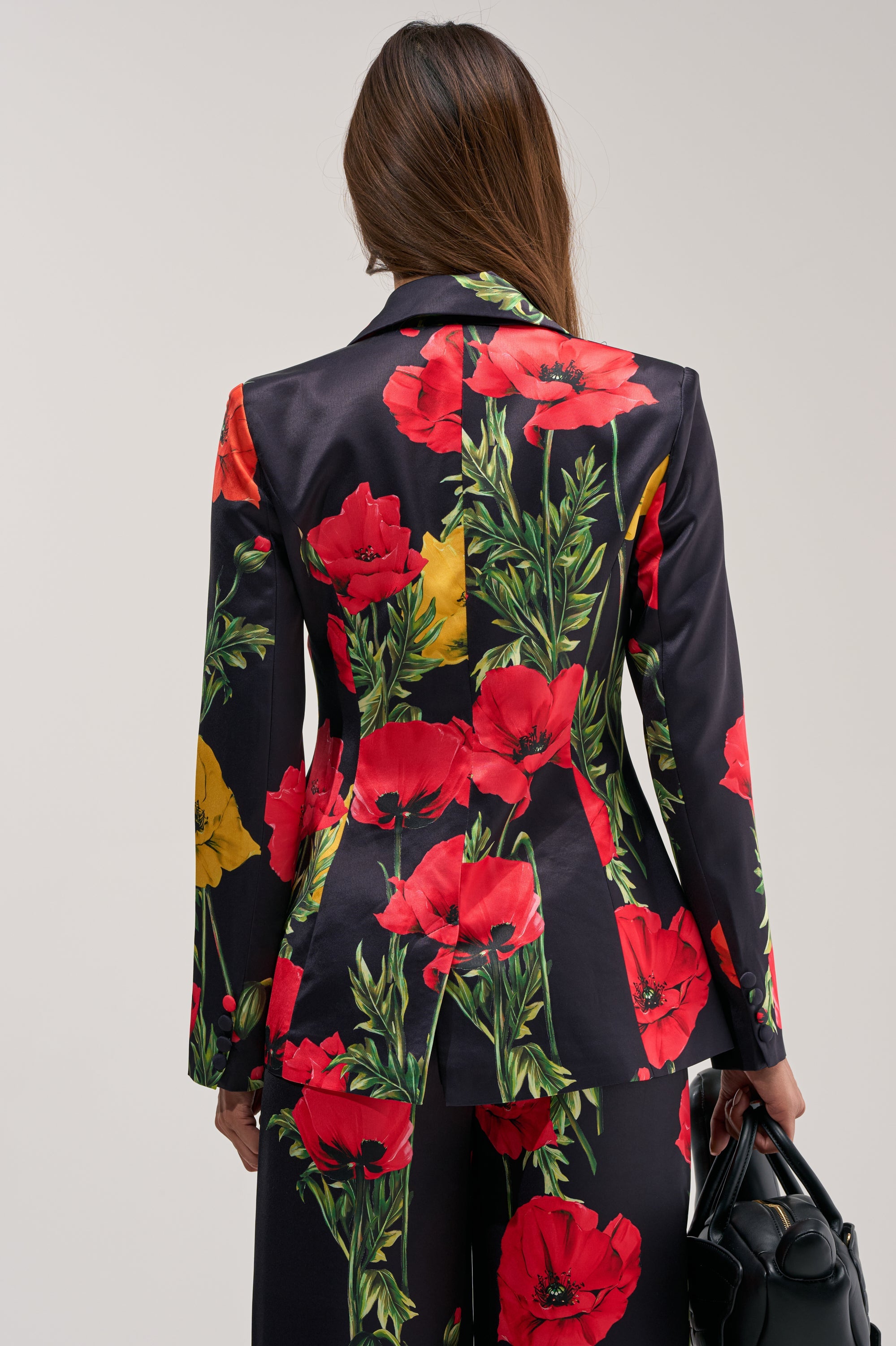 « Fleur Sauvage » — Blazer Satiné Fleuri, Noir et Rouge