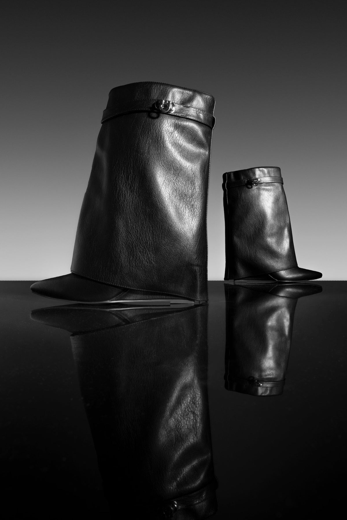 « Oasis » — Bottines compensées, Noir