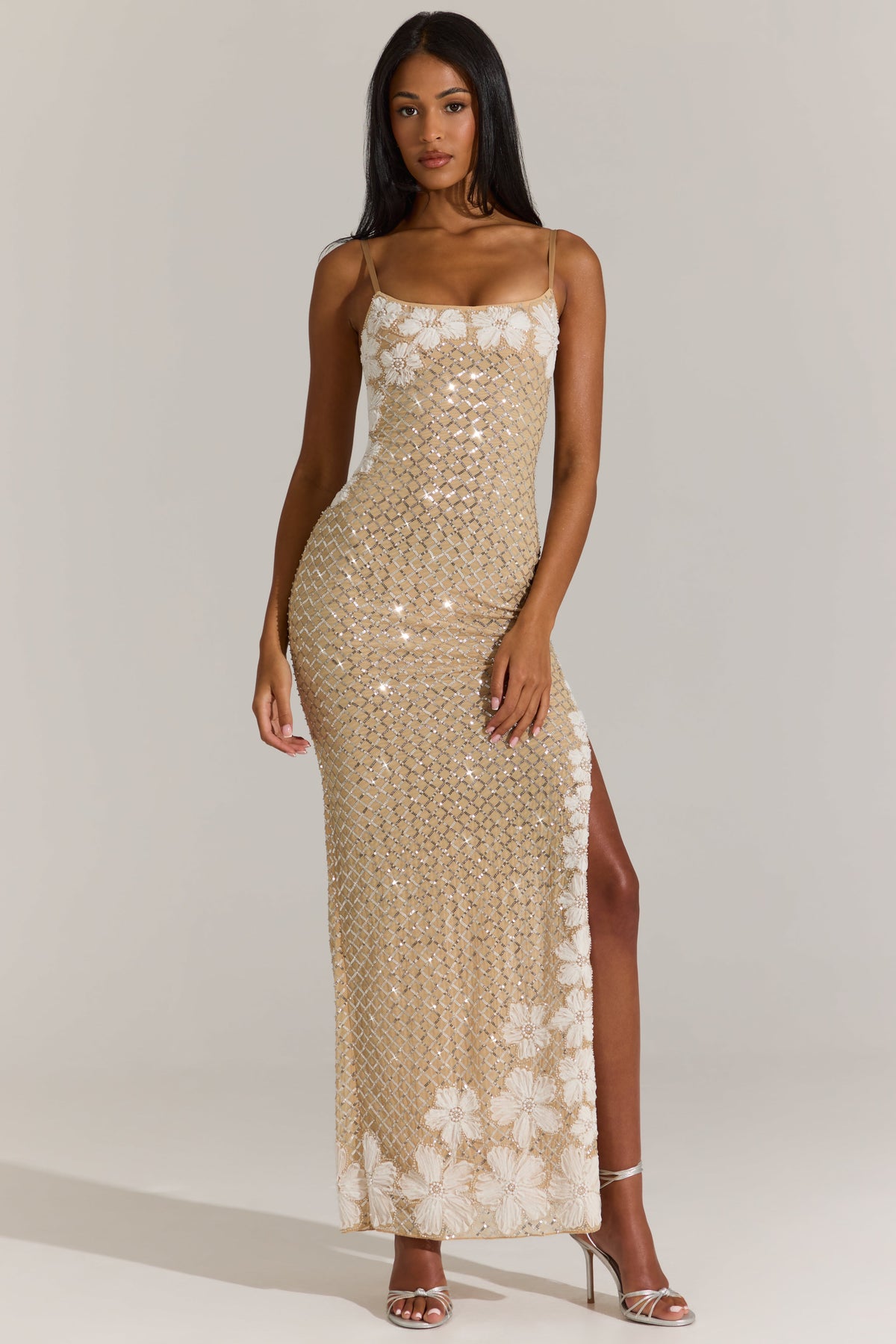 « Constellation » — Robe Longue Col Carré Brodée, Or