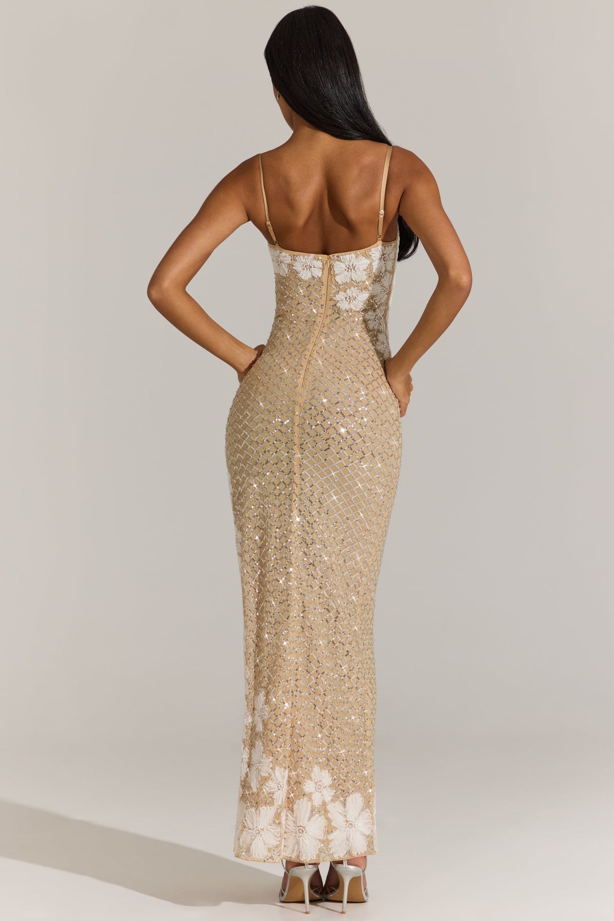 « Constellation » — Robe Longue Col Carré Brodée, Or