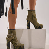 « Éclat » — Bottines à talon bloc, Olive