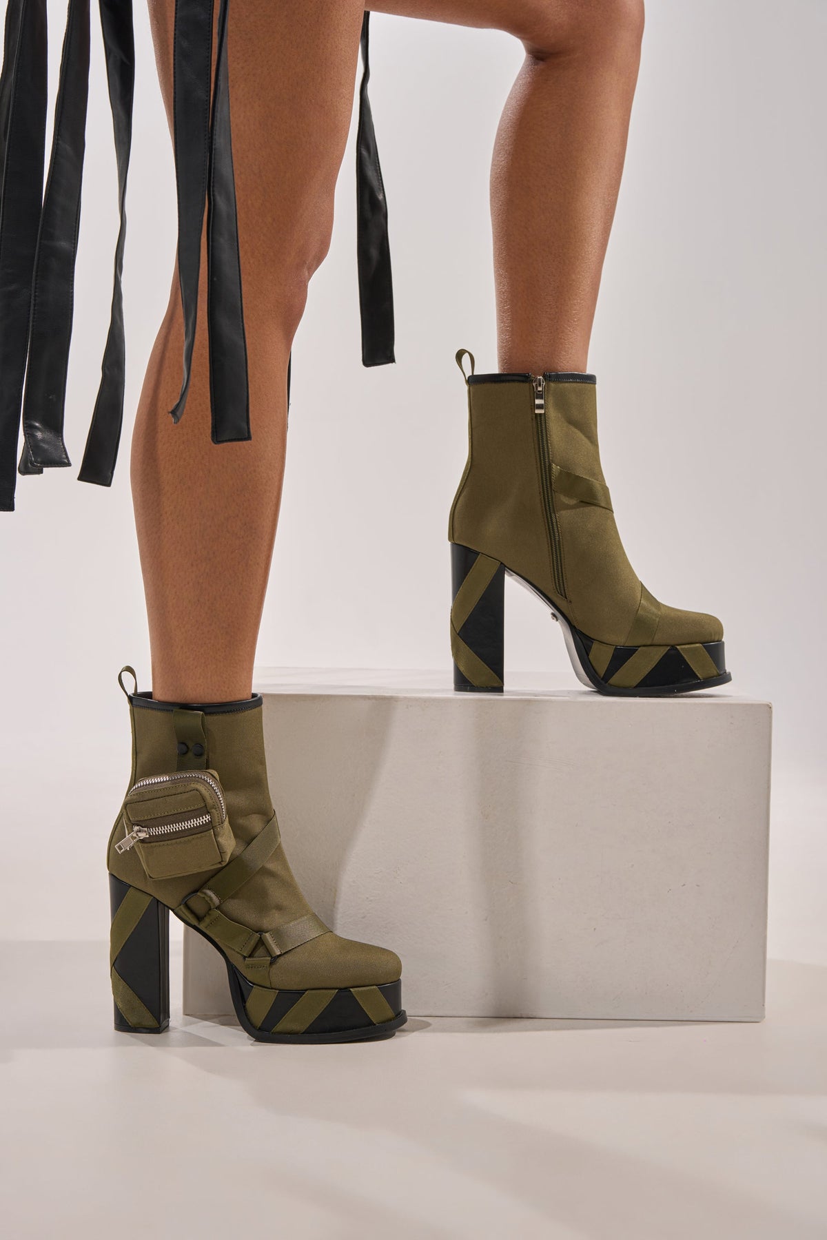 « Éclat » — Bottines à talon bloc, Olive