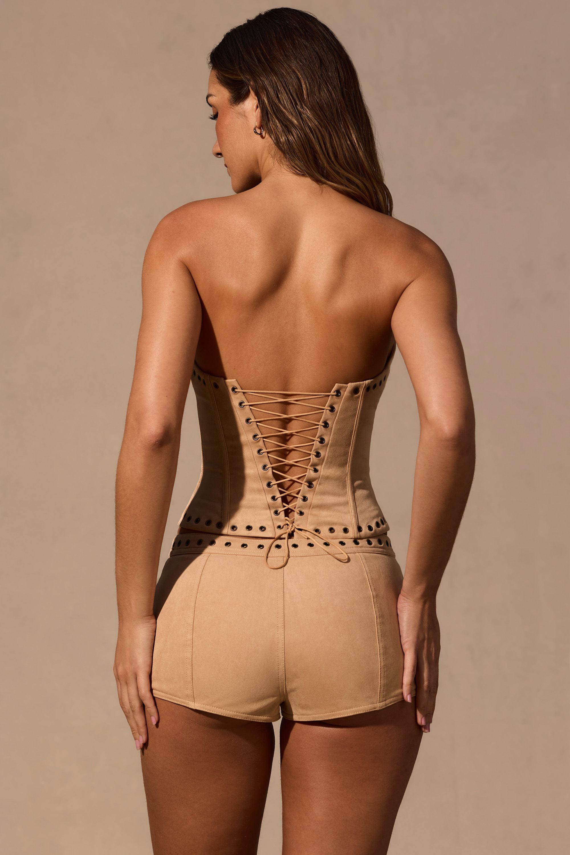 « Audace » — Haut Corset Lacé Suédine, Camel