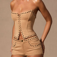 « Insolence » — Short Taille Basse Suédine, Camel