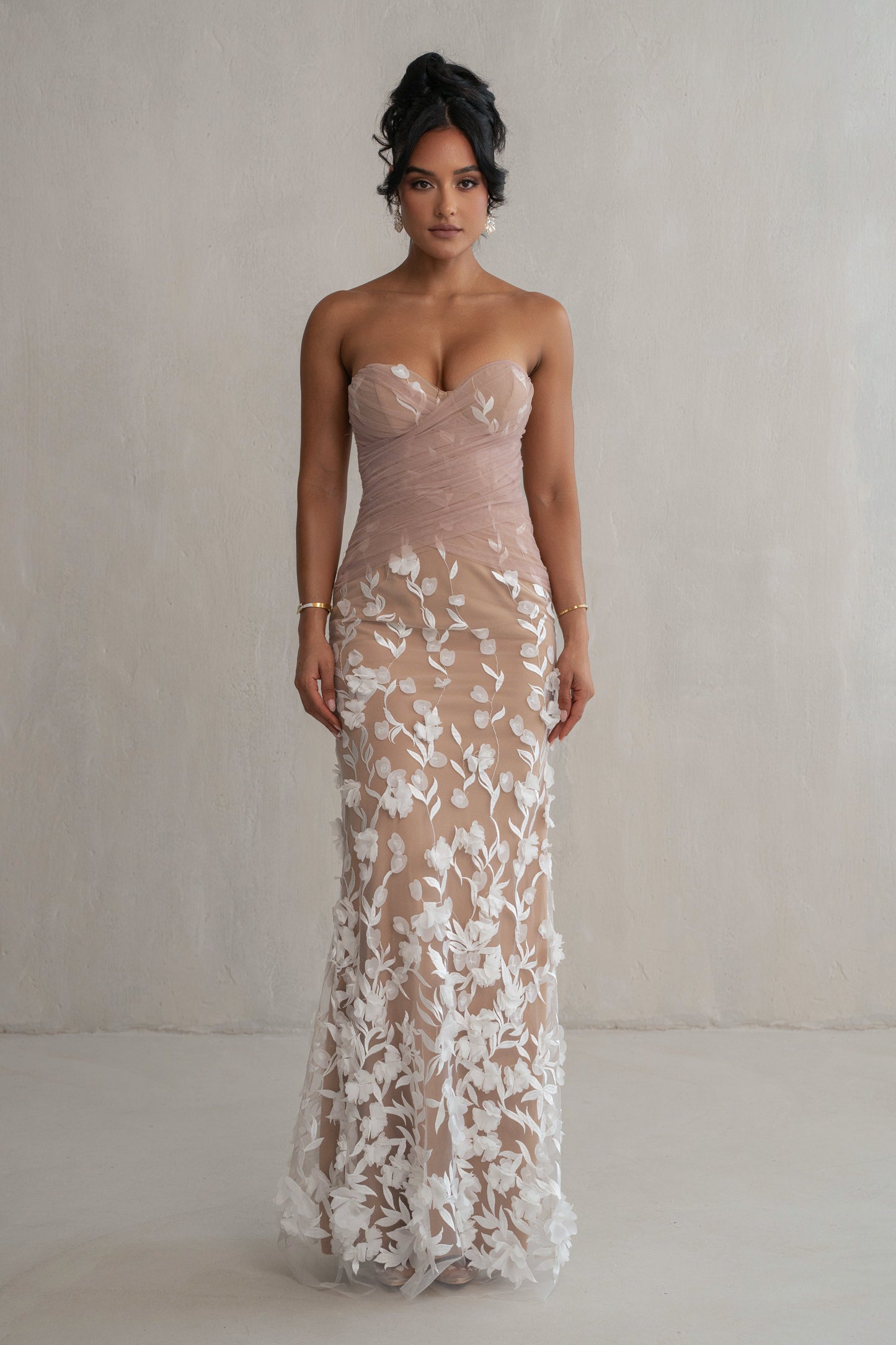 « Éternité » — Robe de Mariée Brodée, Ivoire
