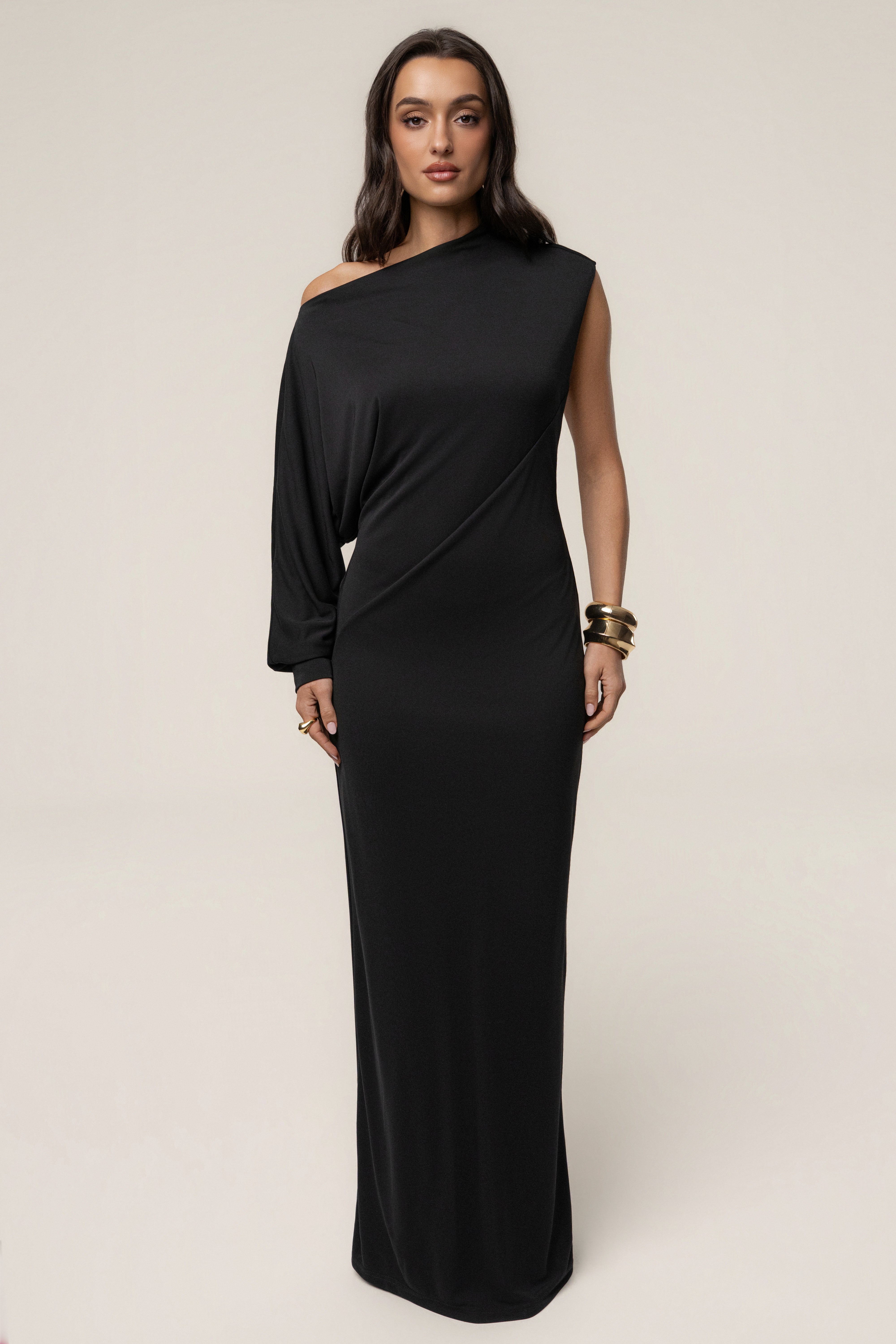 « Joyau d'Hiver » — Robe Longue Asymétrique, Noir