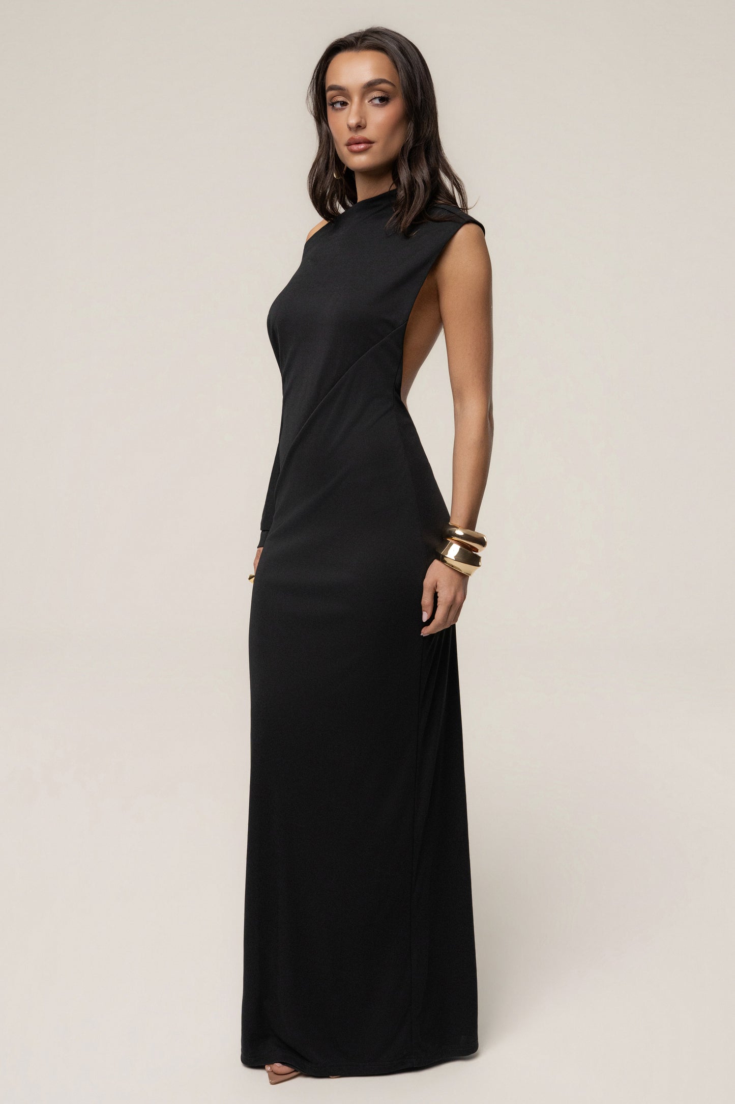« Joyau d'Hiver » — Robe Longue Asymétrique, Noir