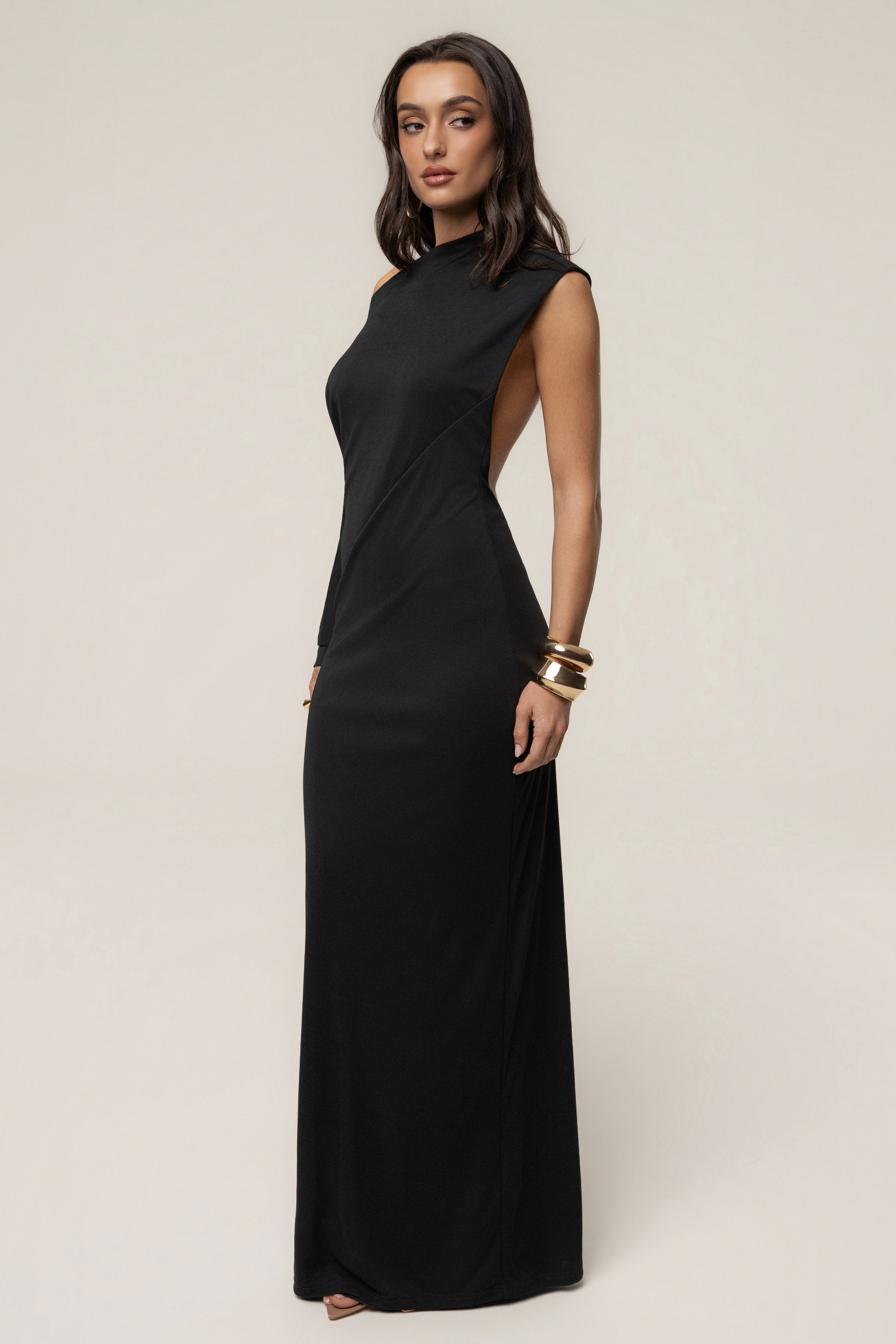 « Joyau d'Hiver » — Robe Longue Asymétrique, Noir