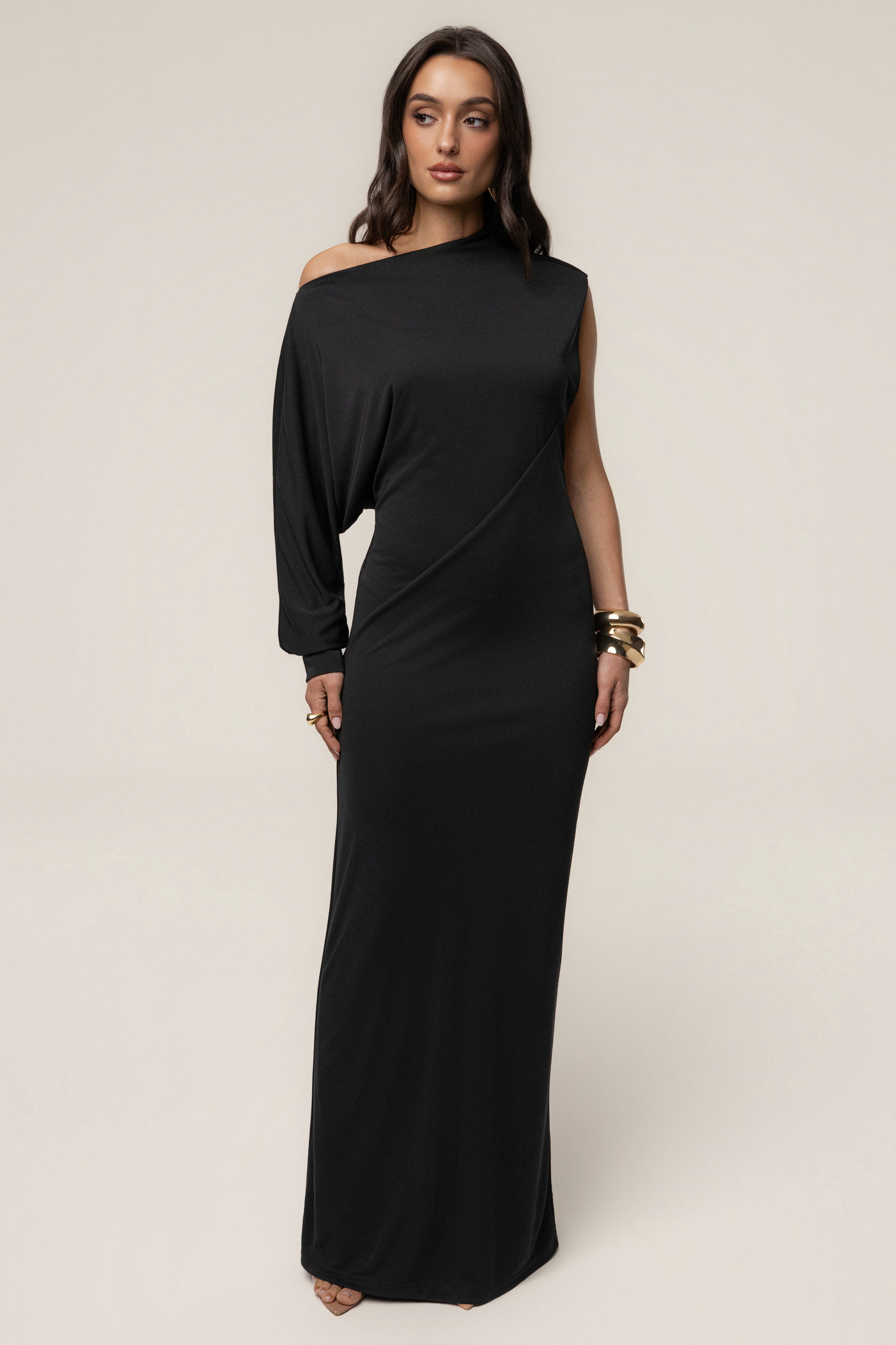 « Joyau d'Hiver » — Robe Longue Asymétrique, Noir