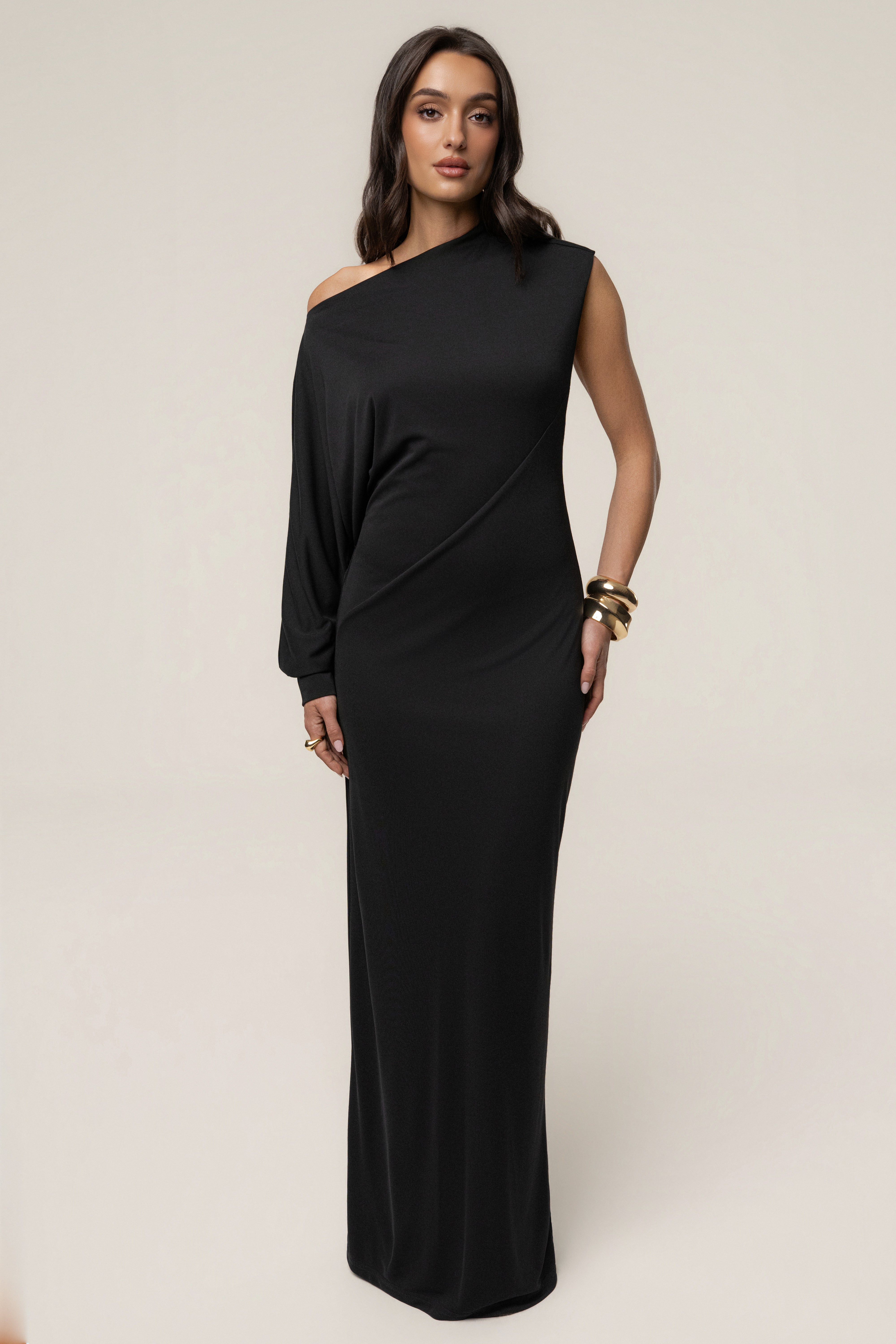 « Joyau d'Hiver » — Robe Longue Asymétrique, Noir