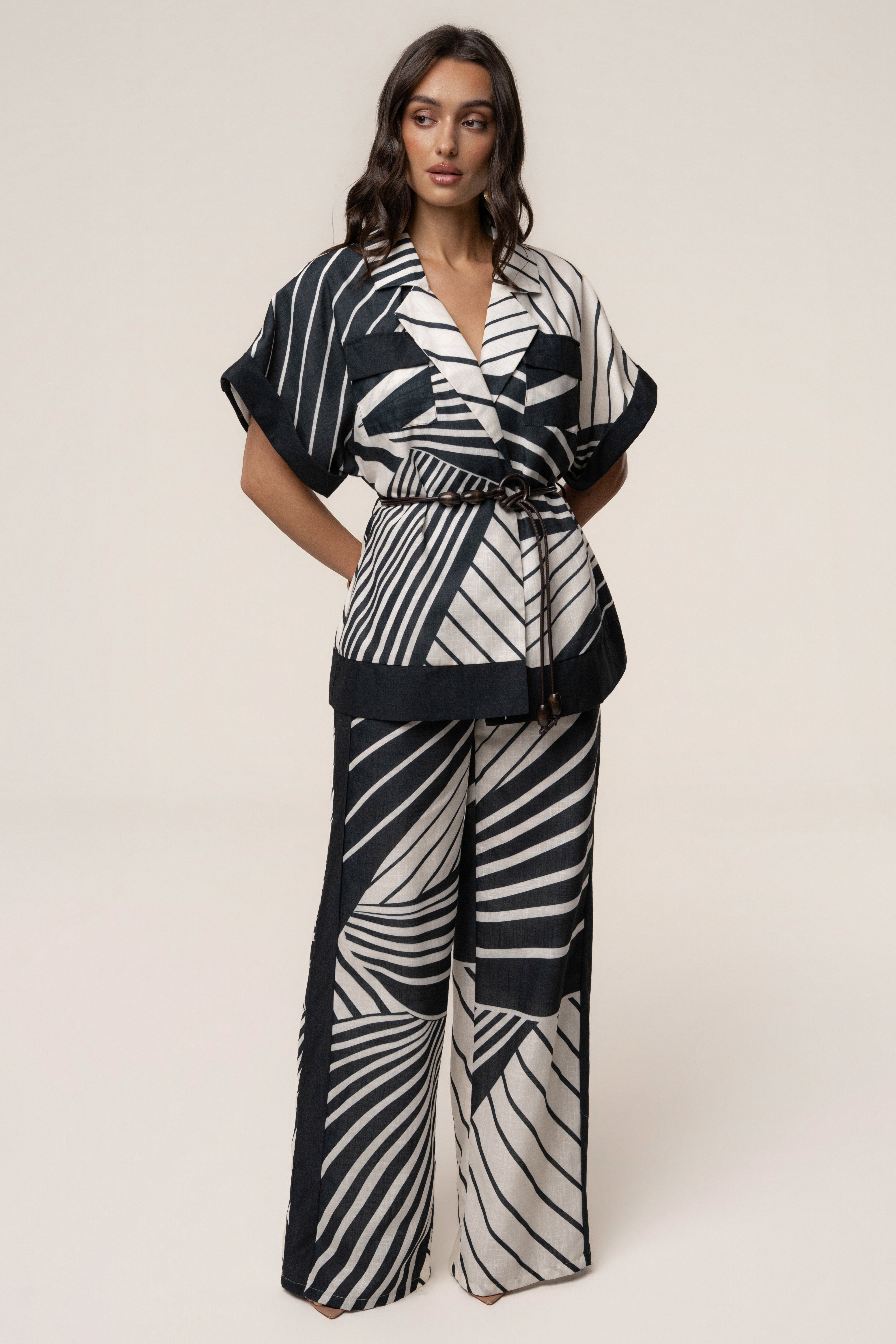 « Sahara » — Ensemble Pantalon Large Graphique, Noir