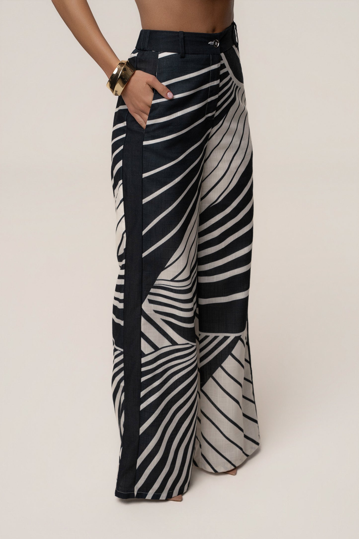 « Sahara » — Ensemble Pantalon Large Graphique, Noir