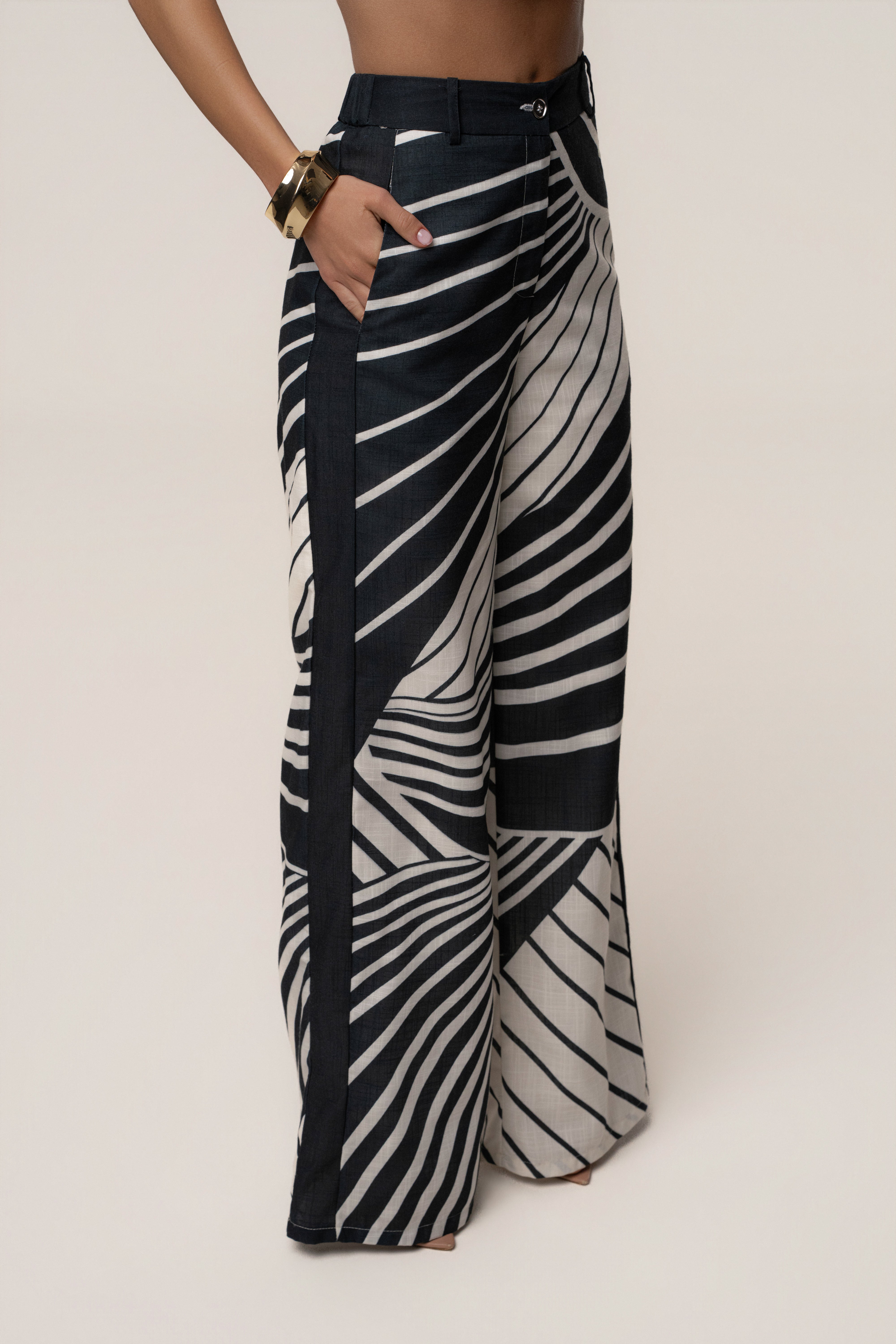 « Sahara » — Ensemble Pantalon Large Graphique, Noir