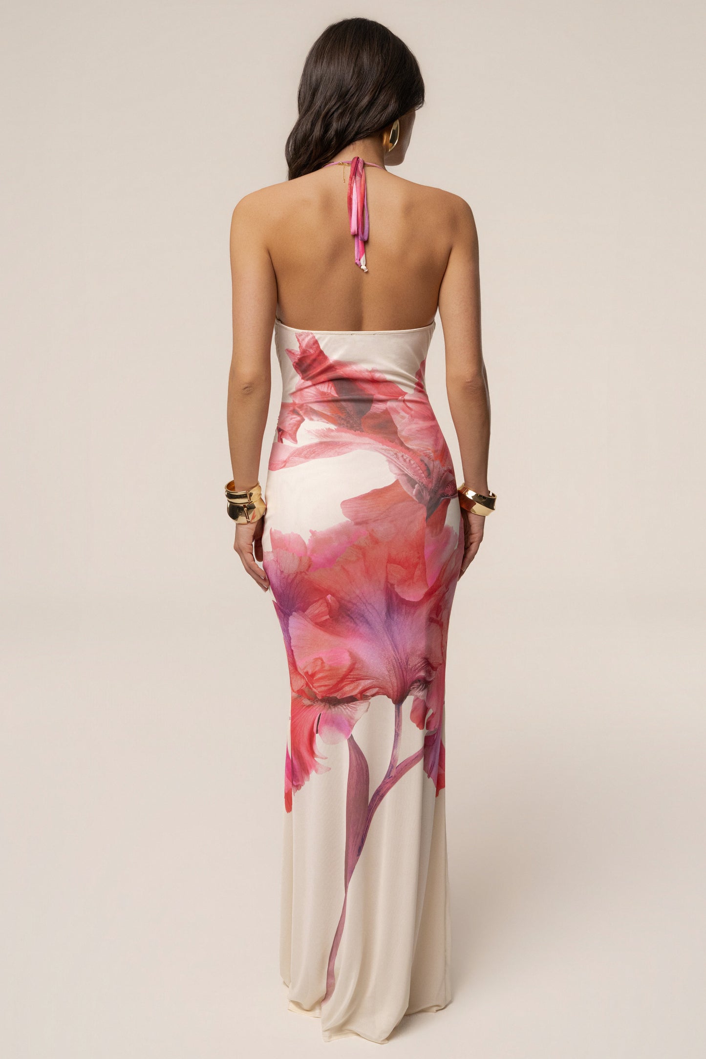 « Floraison Côtière » — Robe Longue Fleurie, Ivoire