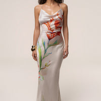« Éden Tropical » — Robe Longue Fleurie en Satin, Ivoire