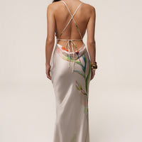 « Éden Tropical » — Robe Longue Fleurie en Satin, Ivoire