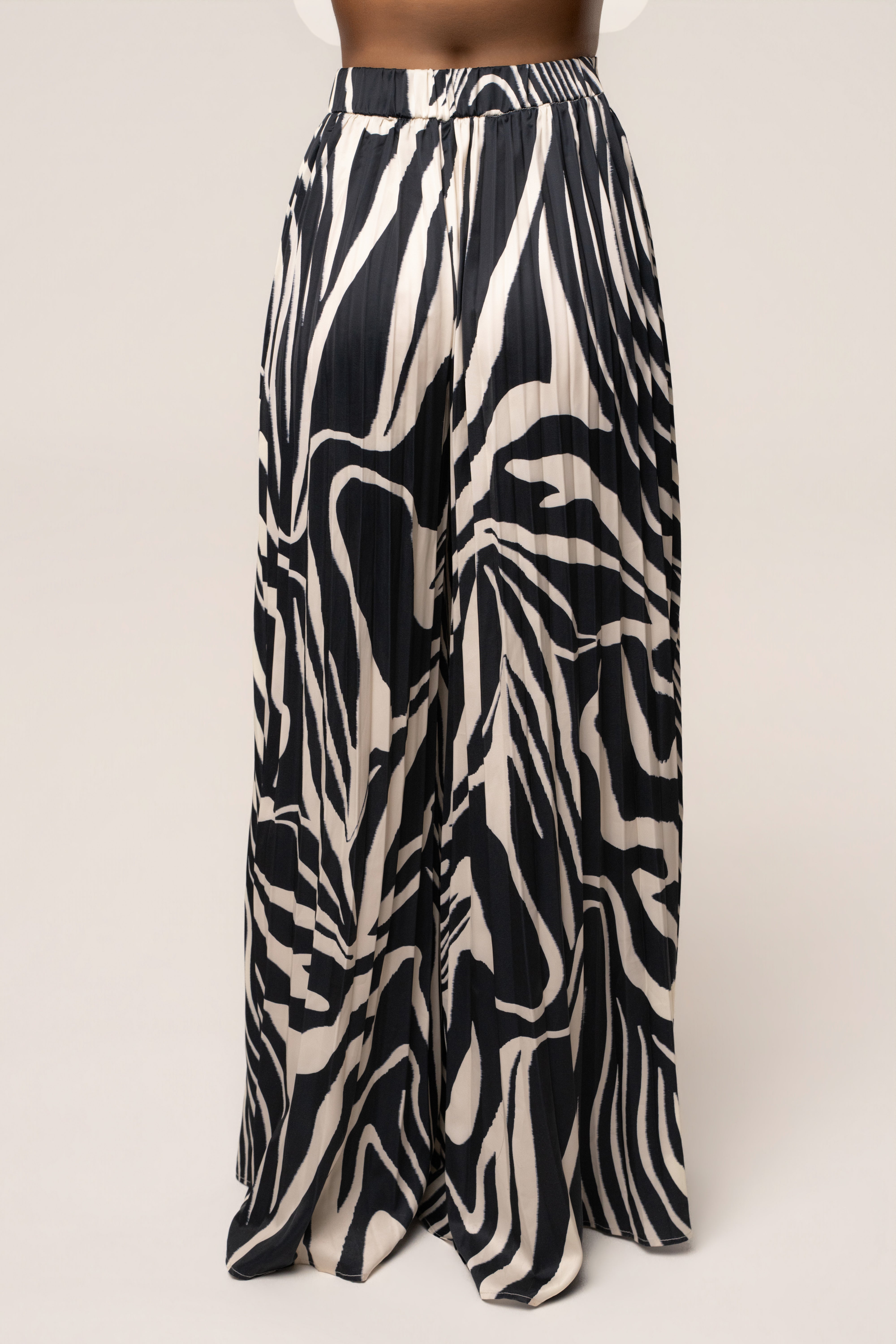 « Oasis Sauvage » — Ensemble Pantalon Large Imprimé, Noir