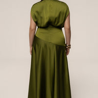 « Amalia » — Robe Longue Satinée, Olive