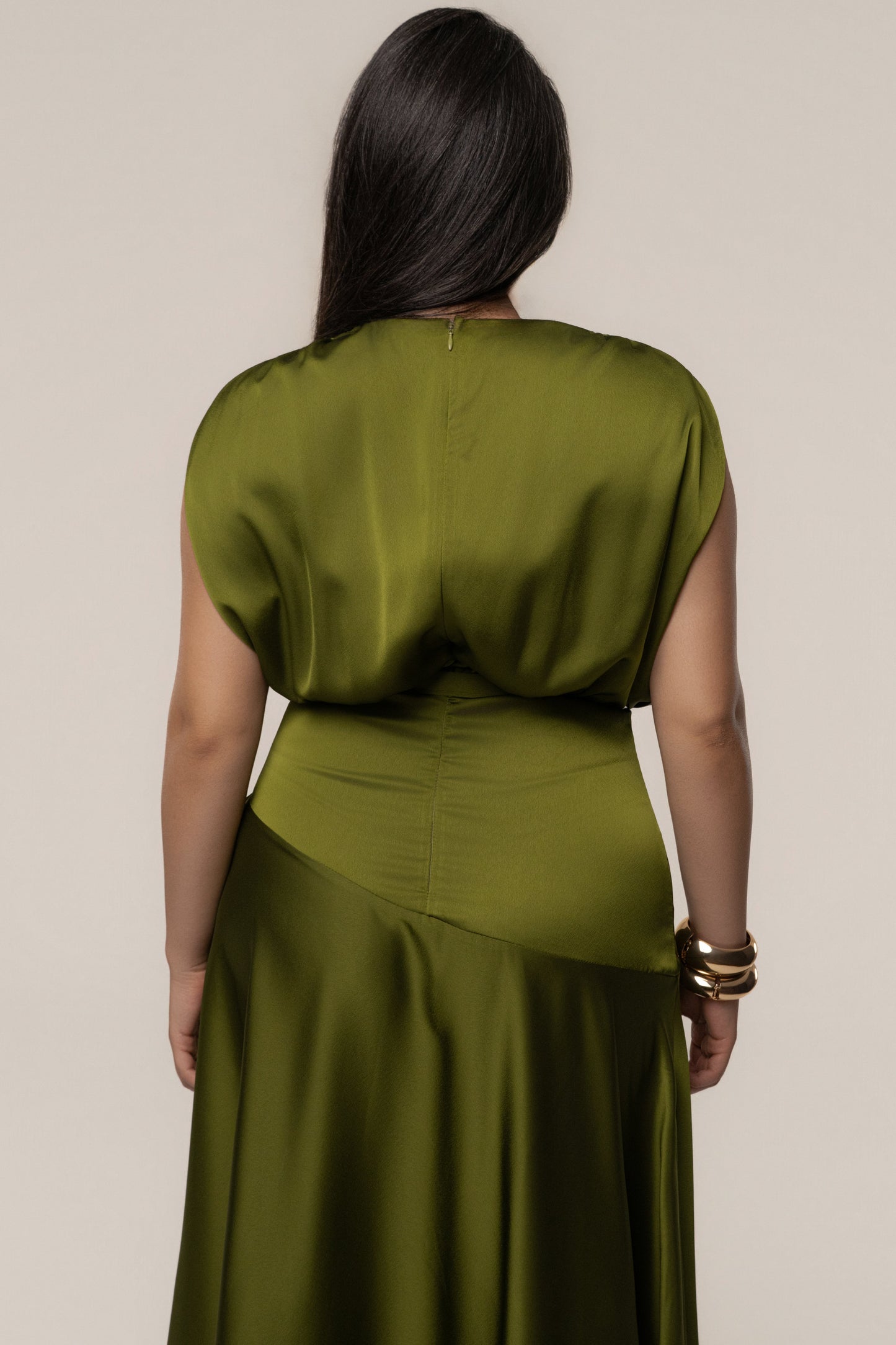 « Amalia » — Robe Longue Satinée, Olive
