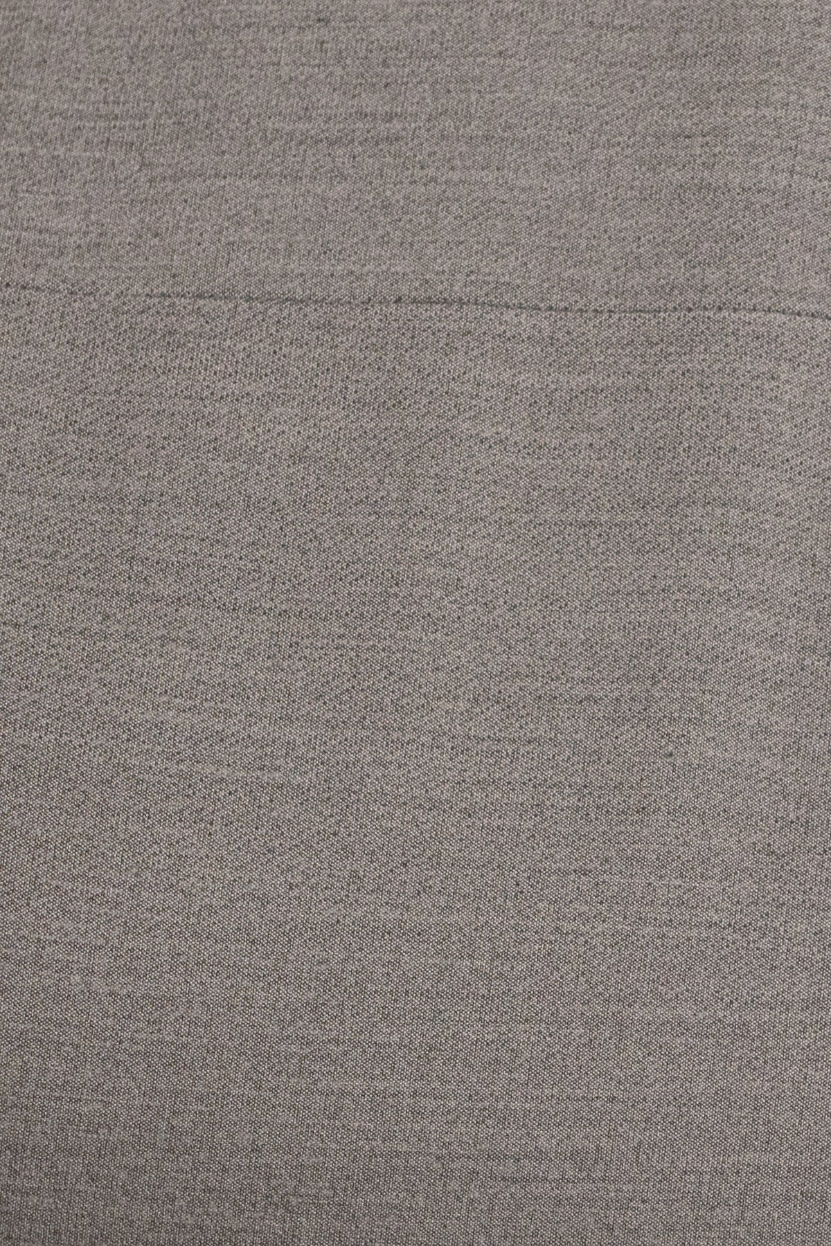 «Éclat feutré» — robe courte, gris chiné