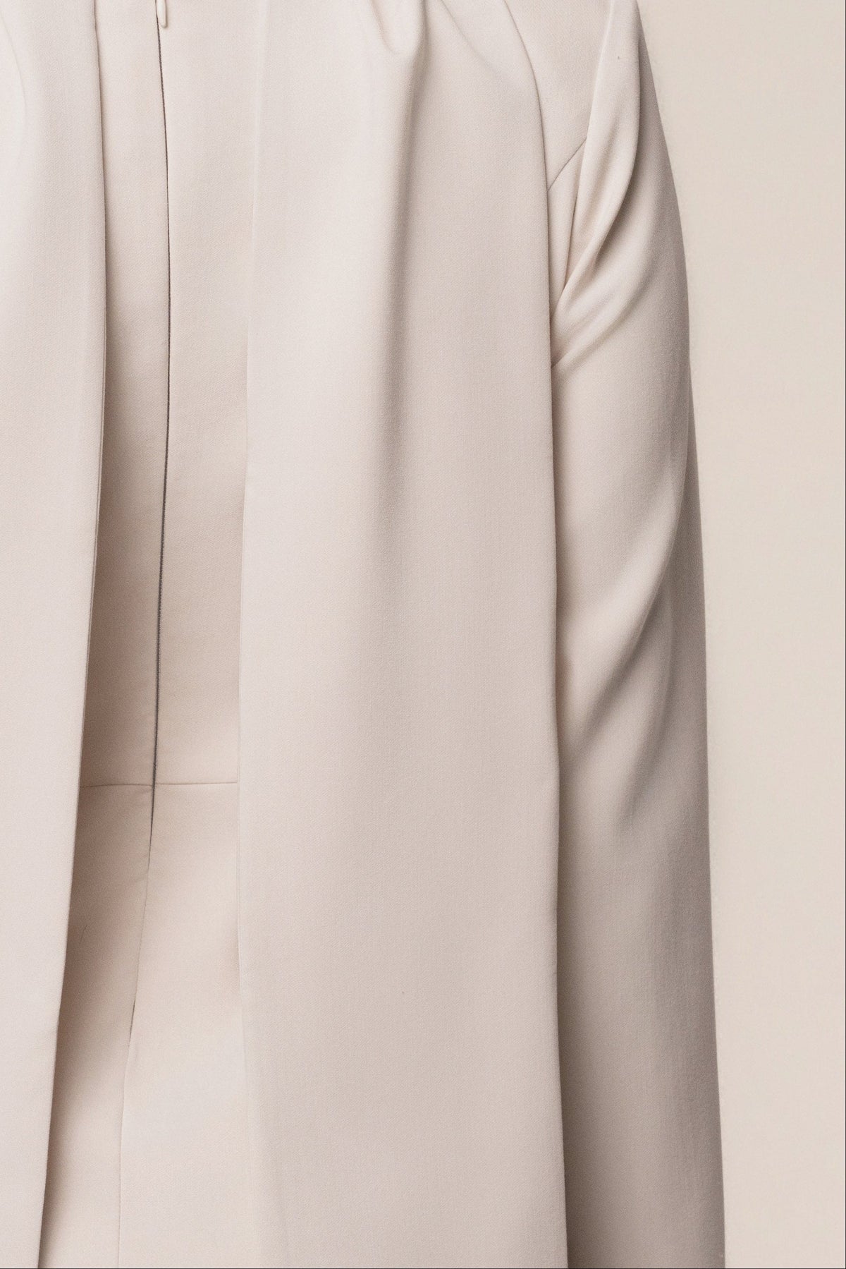 «Voile clair» — robe courte, blanc cassé