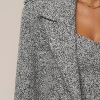 « Héritage Clair » — Manteau Long Ceinturé en Tweed, Gris Clair