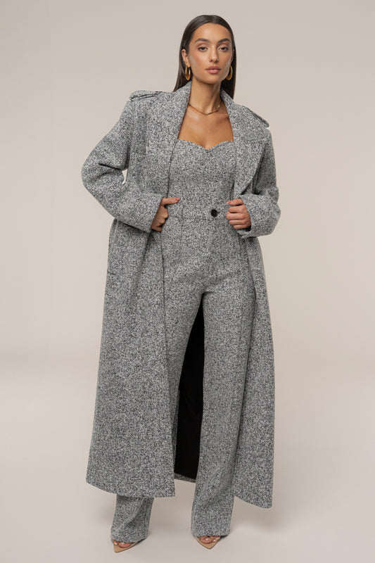 « Héritage Clair » — Manteau Long Ceinturé en Tweed, Gris Clair