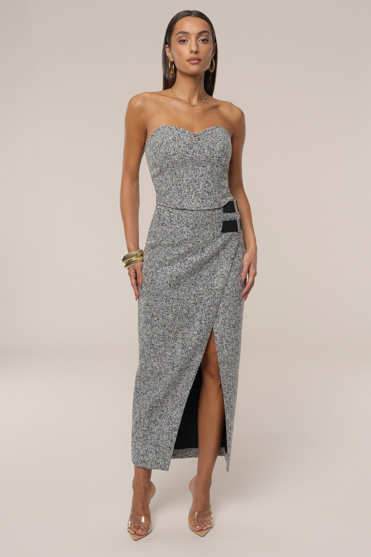 « Éclat Feutré » — Corset en Tweed, Gris Clair