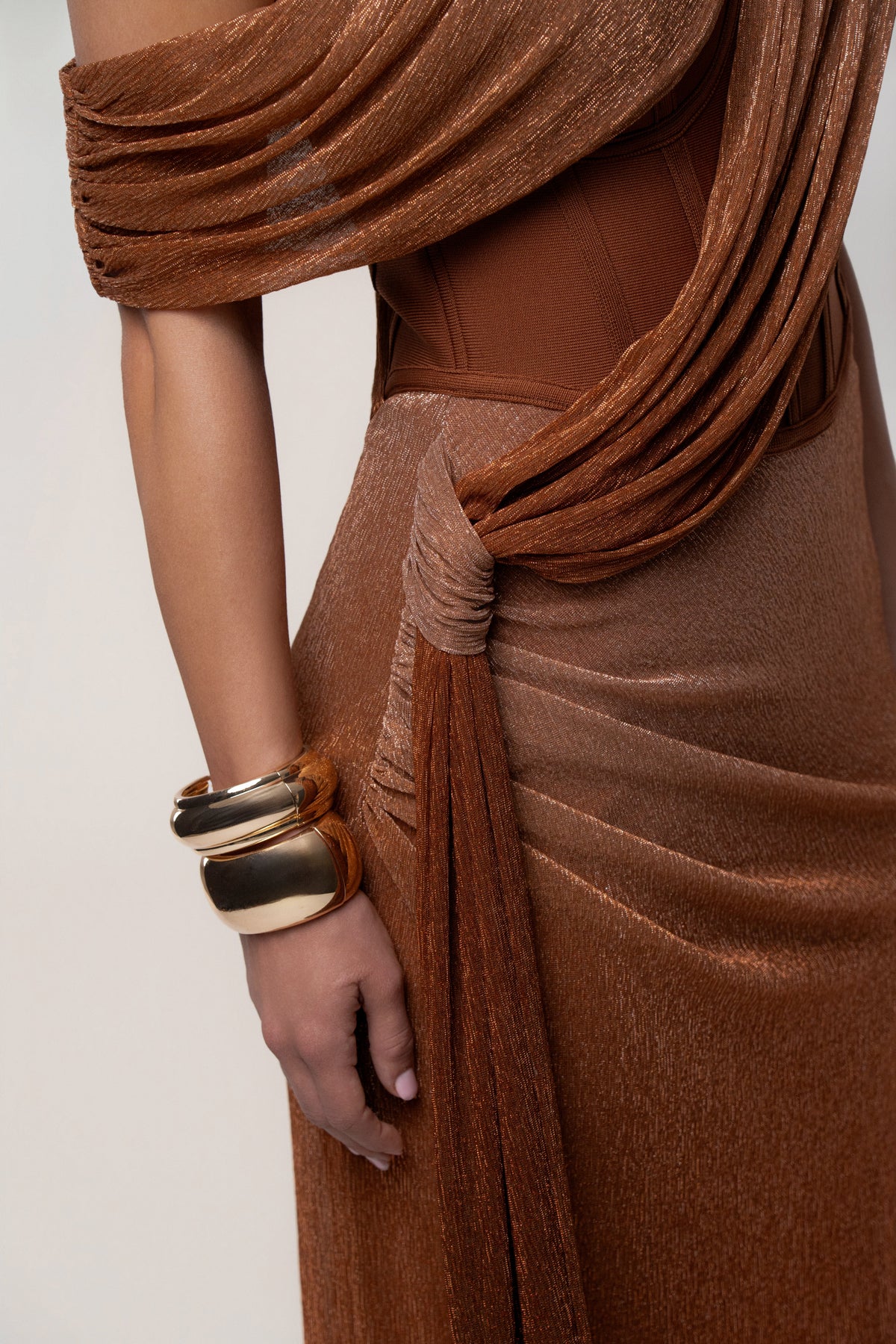 « Céleste » — Robe Longue Drapée Bandage, Or