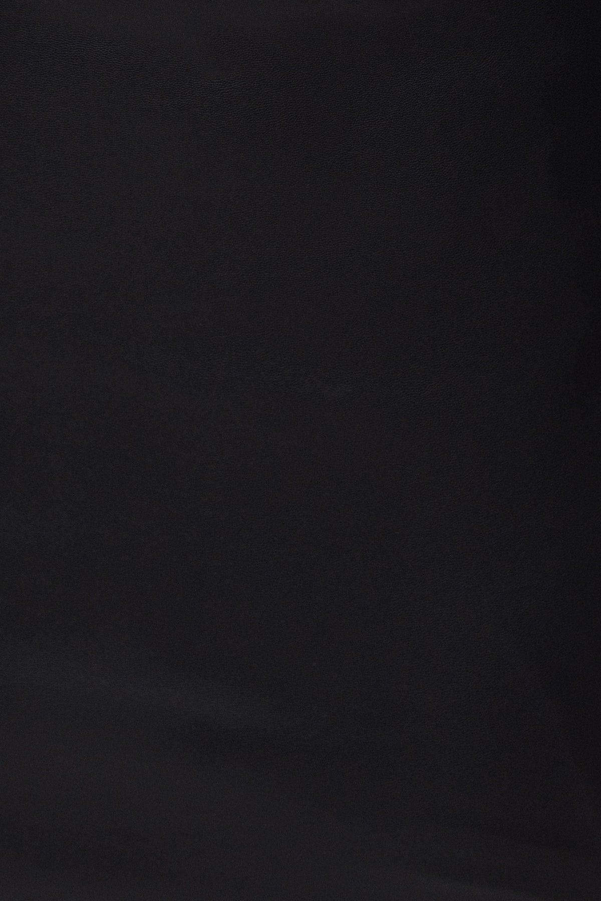 «Silhouette mondaine» — robe mini, noire