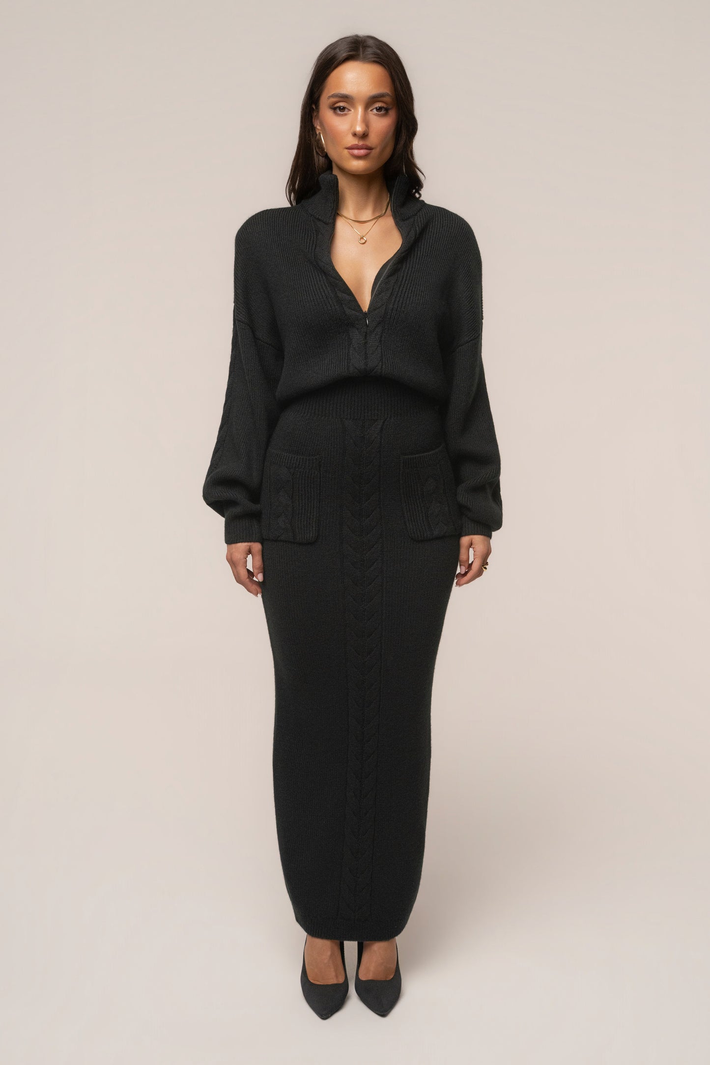 « Douceur » — Robe Longue en Maille Câble, Noir
