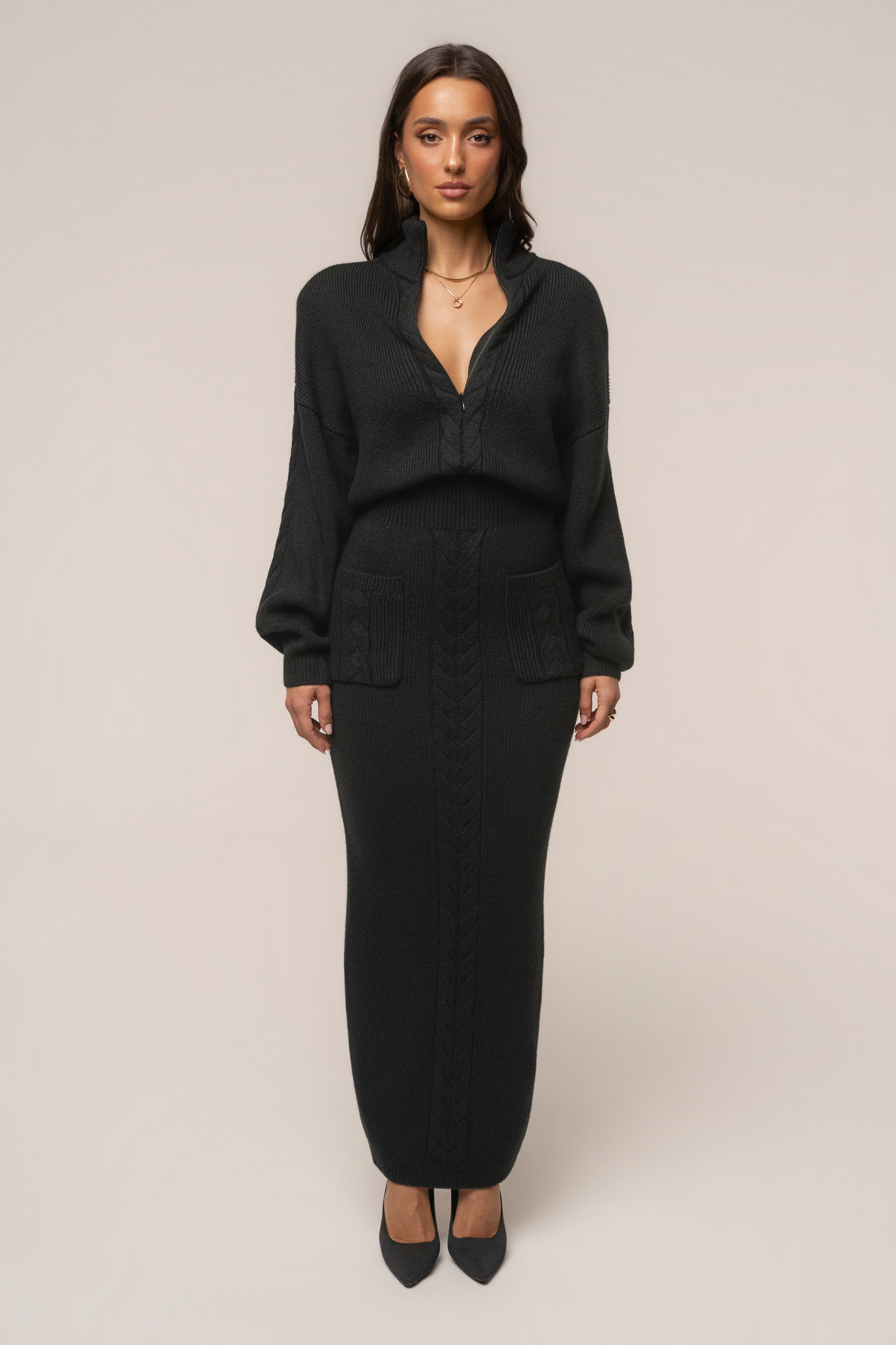 « Douceur » — Robe Longue en Maille Câble, Noir