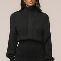 « Douceur » — Robe Longue en Maille Câble, Noir