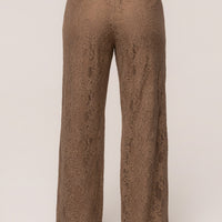 « Étreinte Éternelle » — Pantalon en Dentelle, Fauve