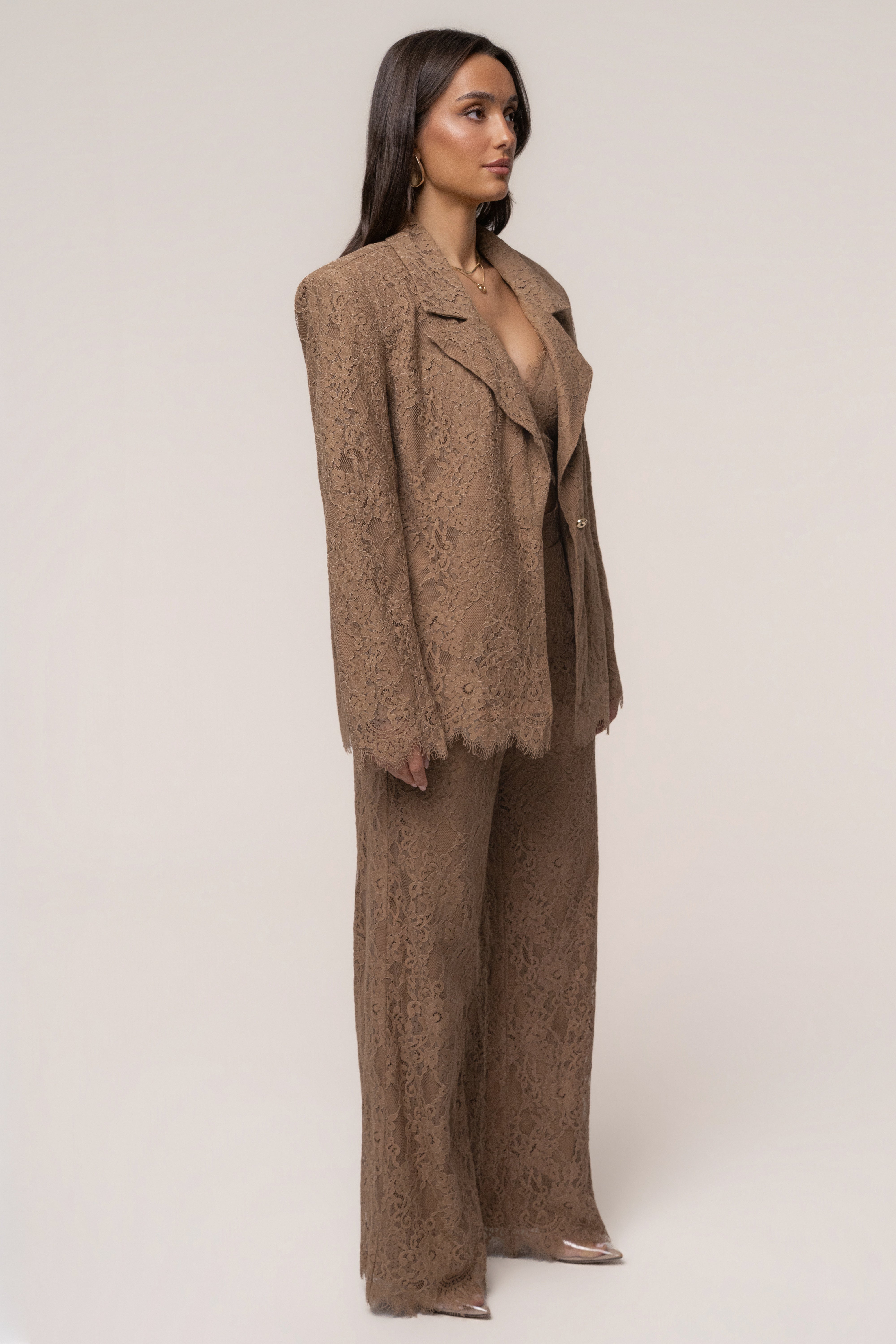 « Dentelle Désirée » — Blazer, Fauve