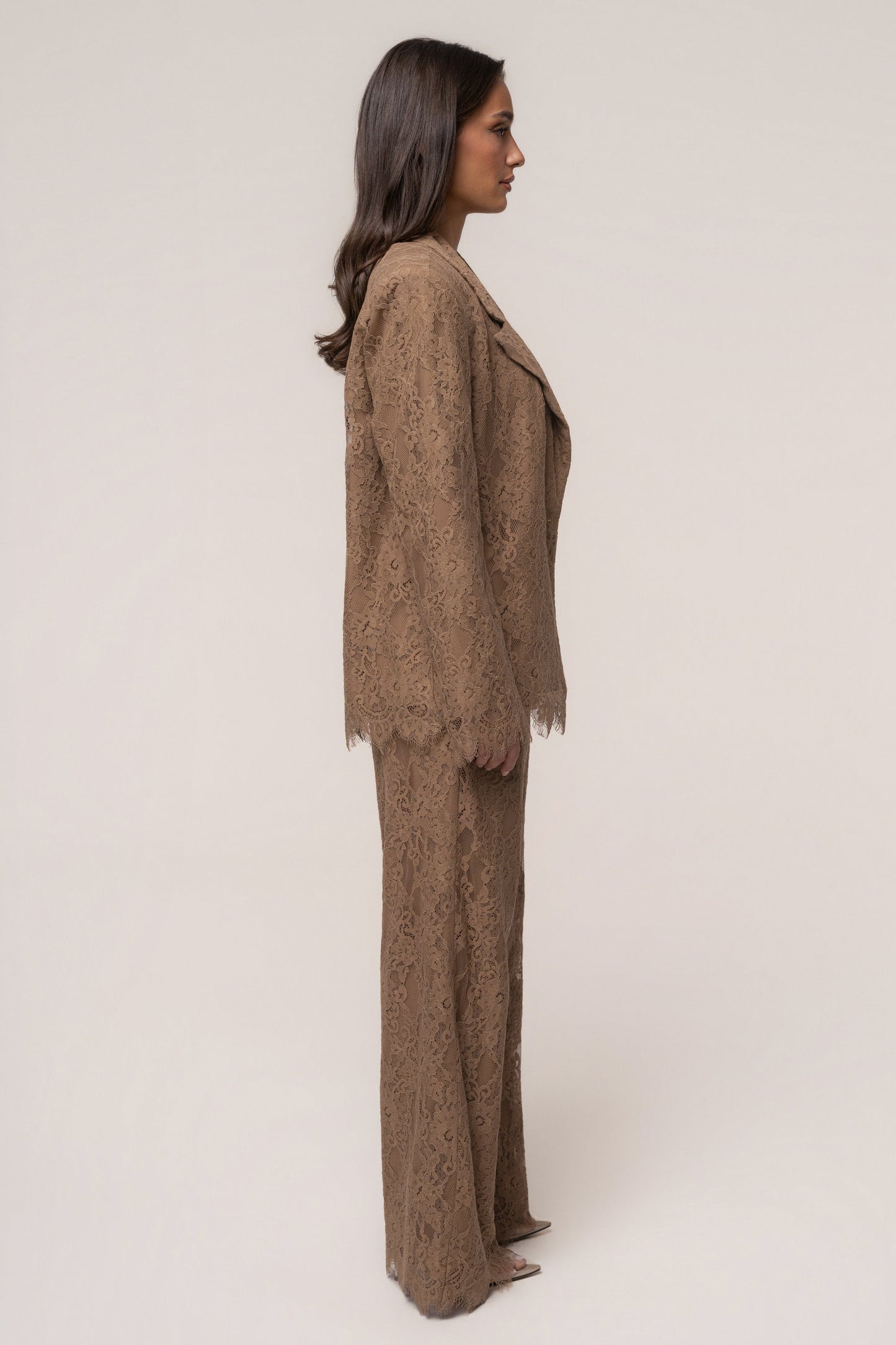 « Dentelle Désirée » — Blazer, Fauve