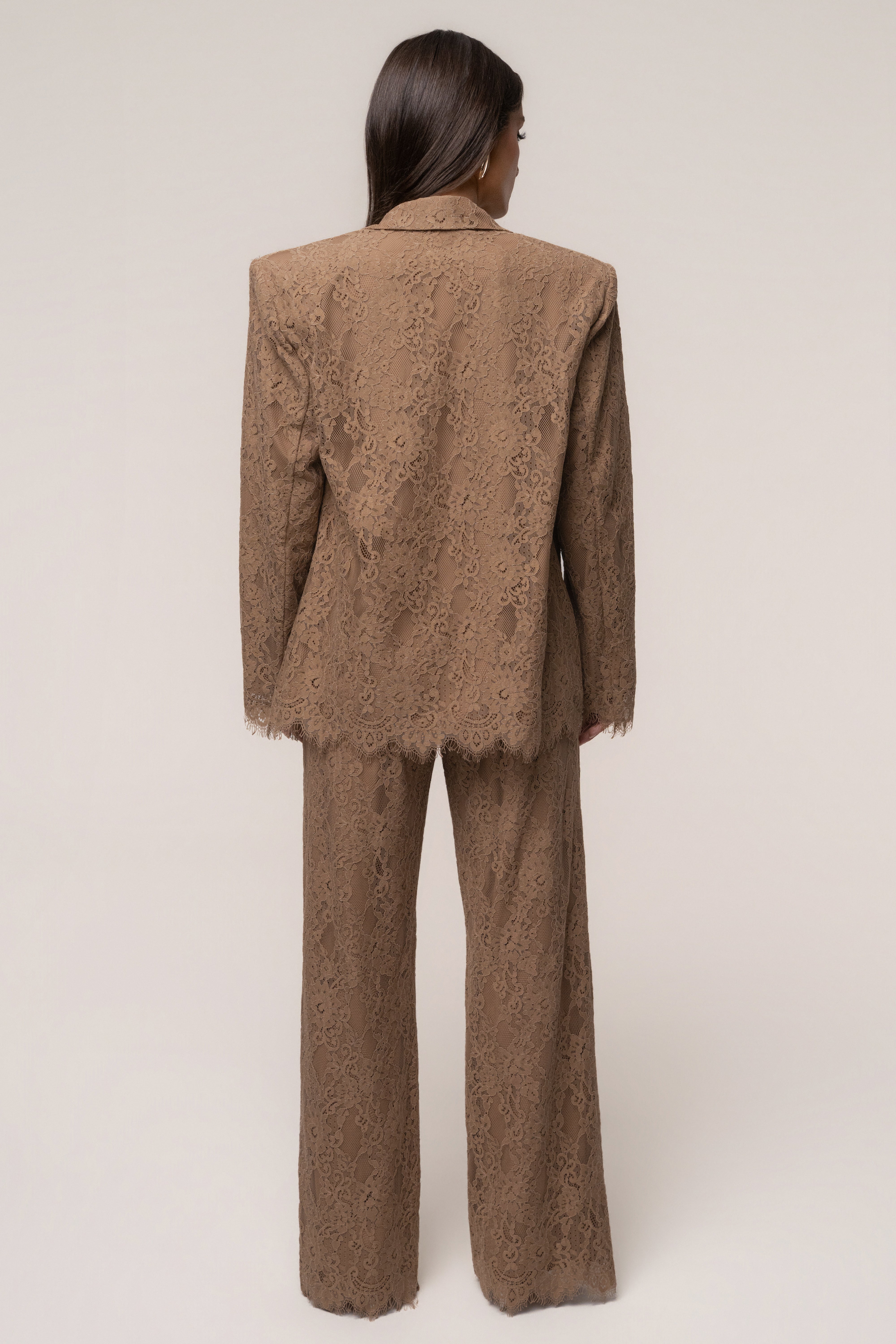« Dentelle Désirée » — Blazer, Fauve