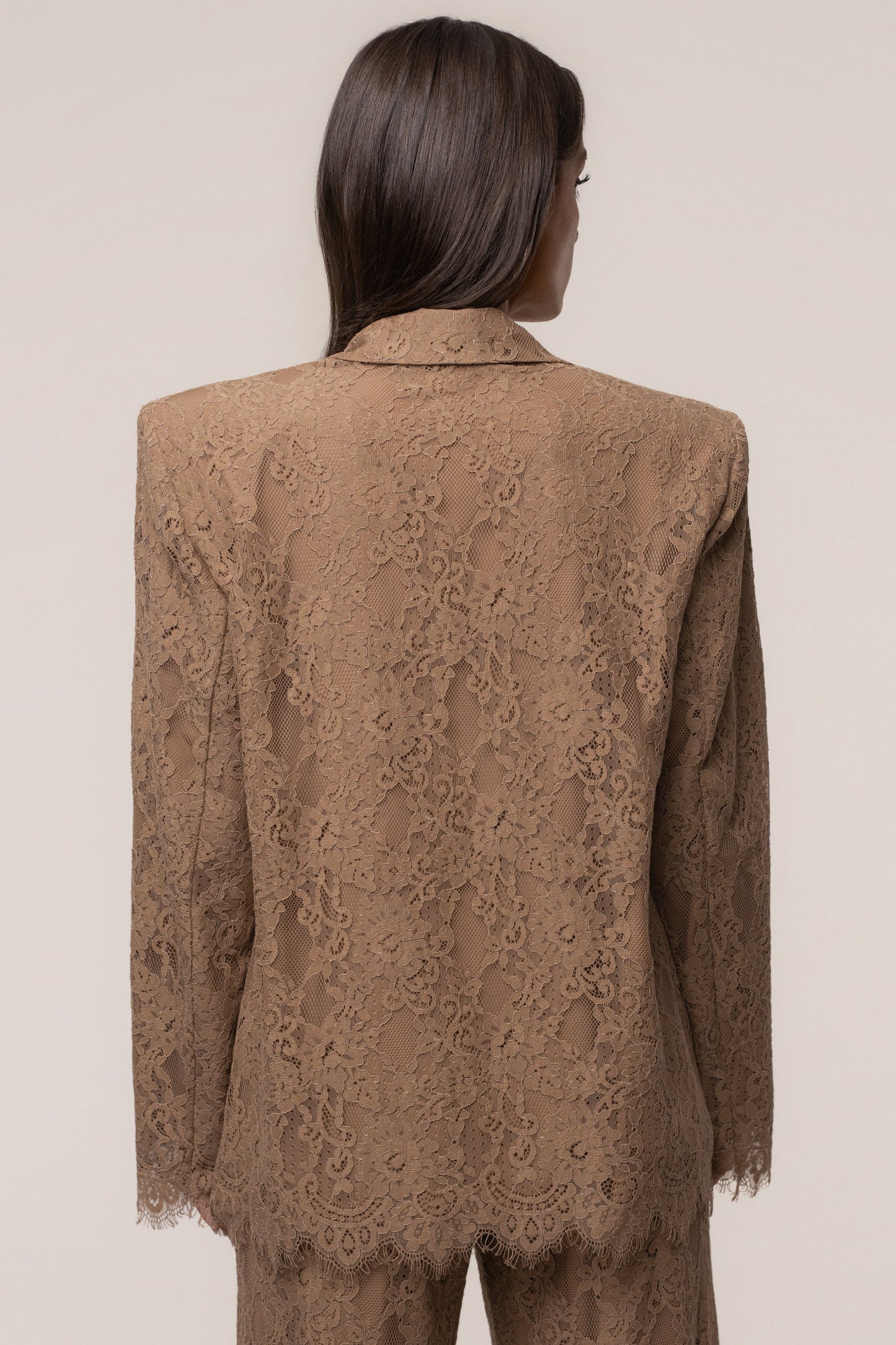« Dentelle Désirée » — Blazer, Fauve