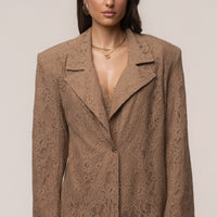 « Dentelle Désirée » — Blazer, Fauve