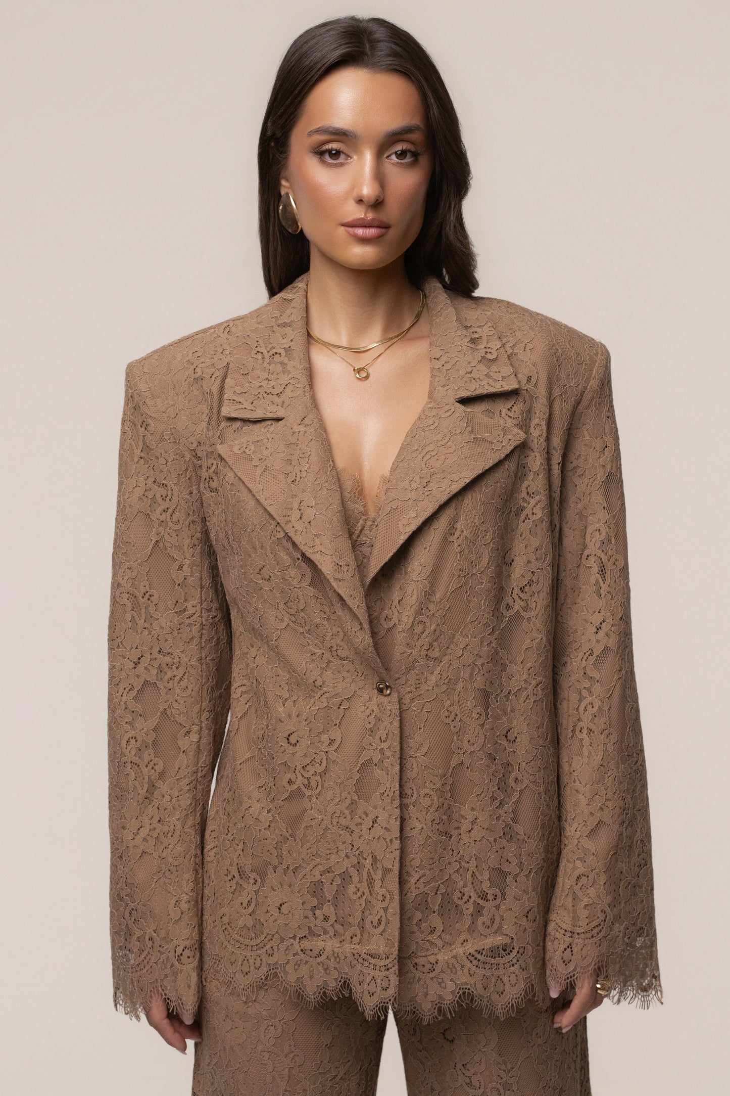 « Dentelle Désirée » — Blazer, Fauve