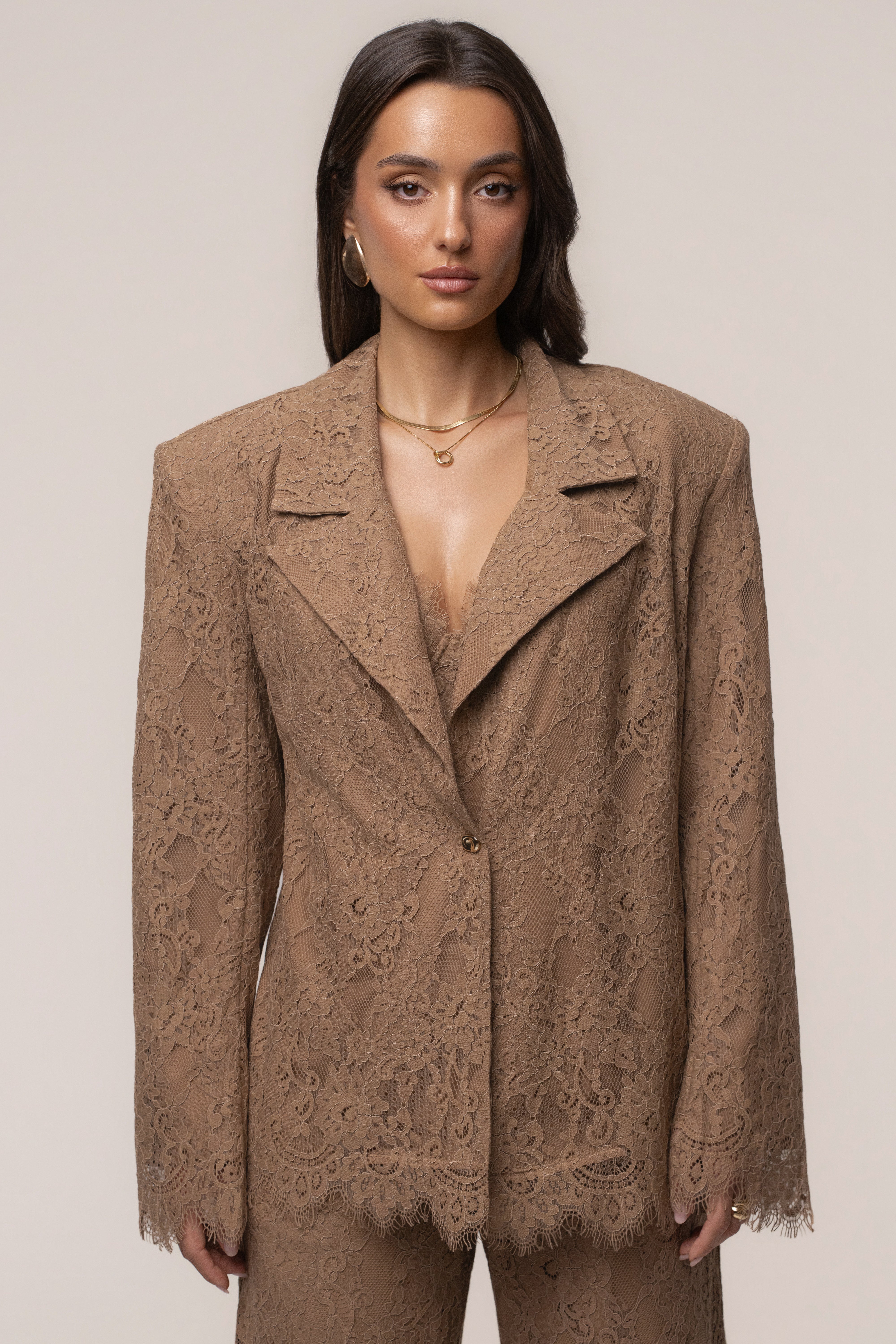 « Dentelle Désirée » — Blazer, Fauve