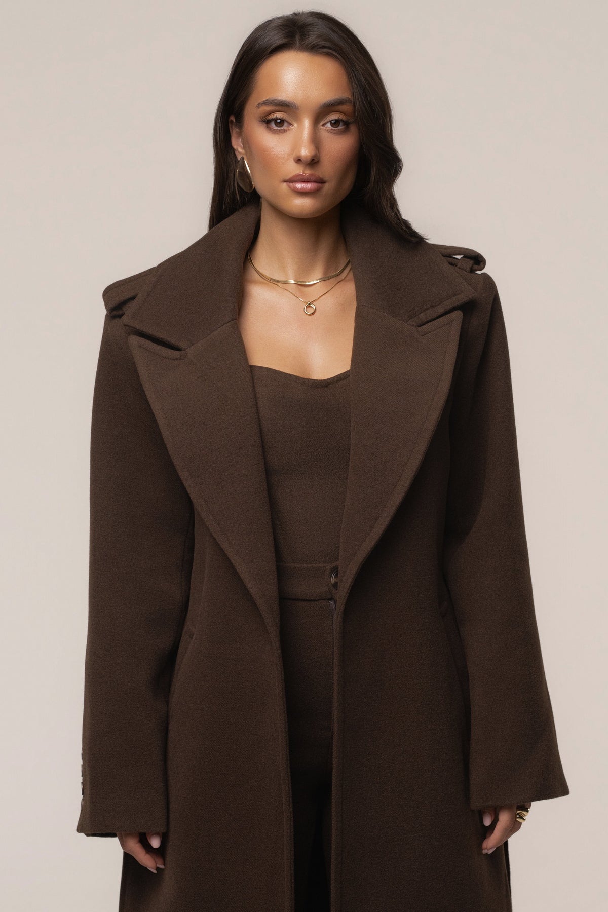 «Ligne savane» — manteau long ceinturé, chocolat