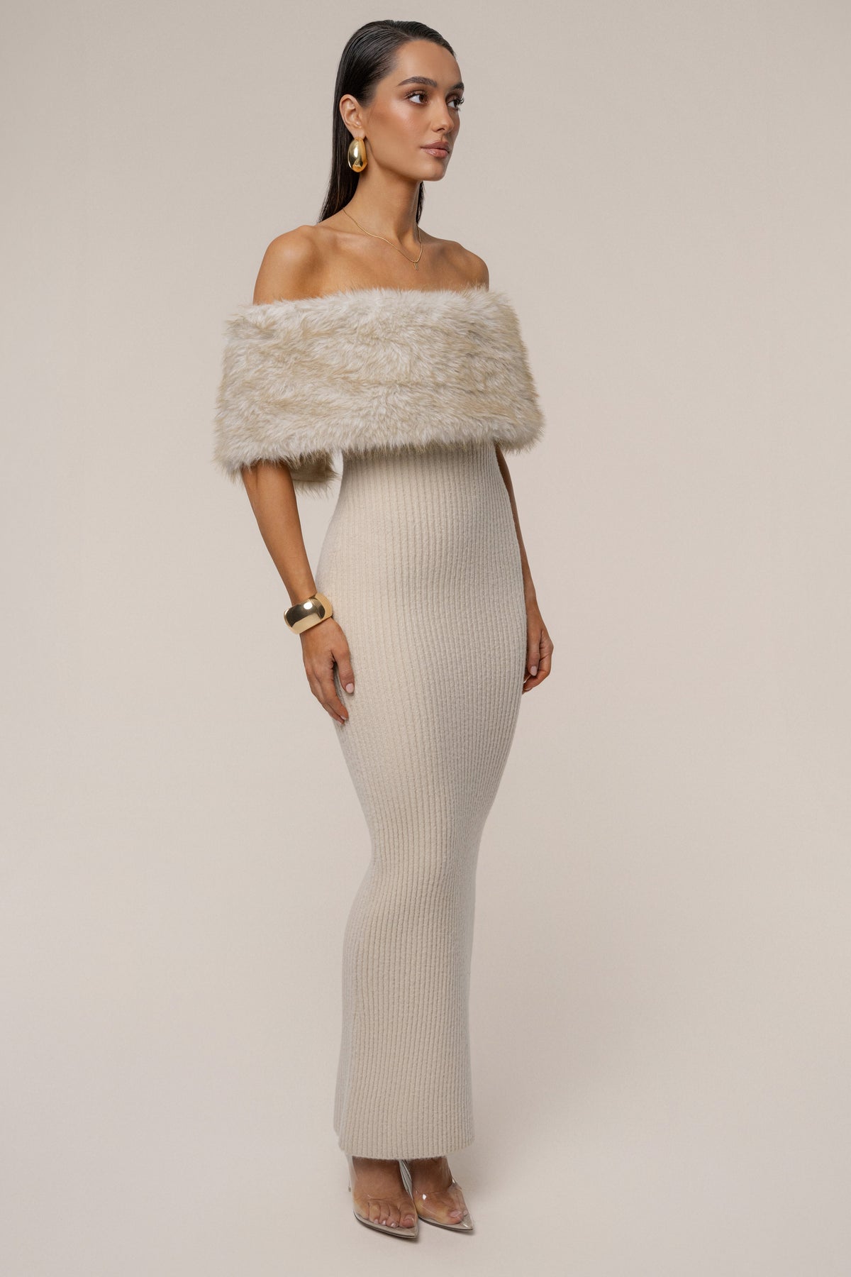 «Éclat givré» — robe longue, taupe.