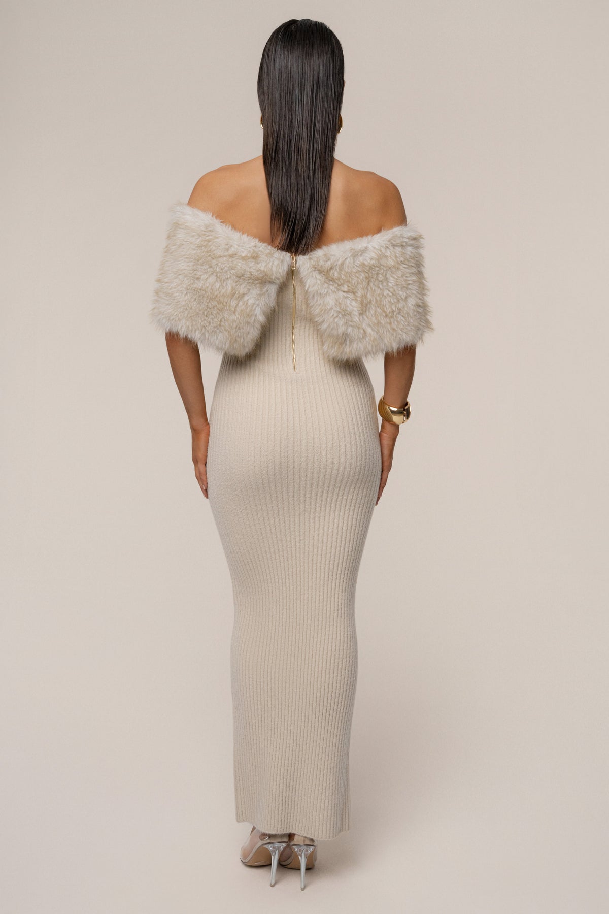 «Éclat givré» — robe longue, taupe.