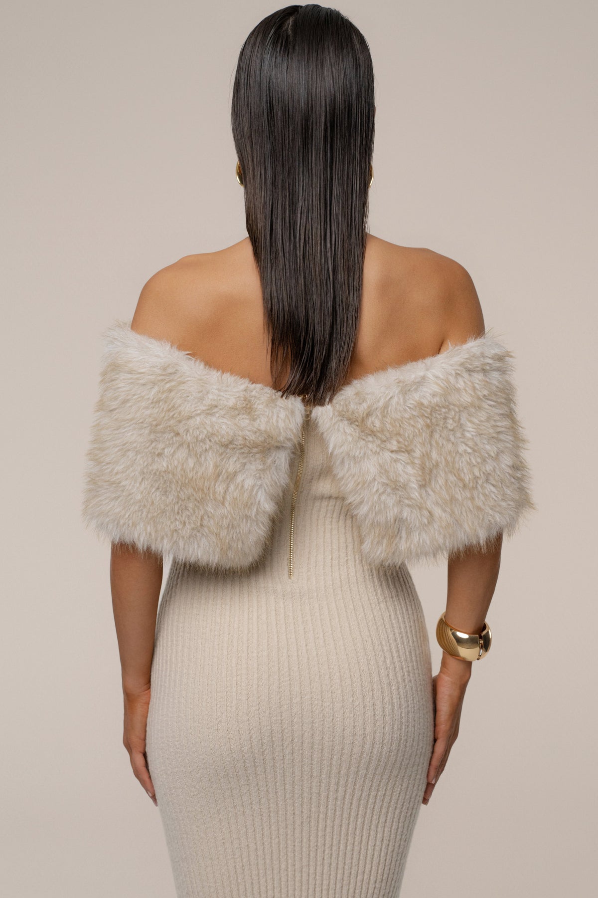 «Éclat givré» — robe longue, taupe.